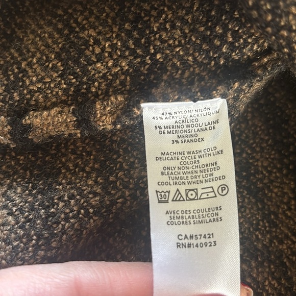 Lou & Grey Women Pull Over Sweater - Picture 11 of 11